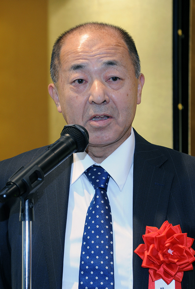 特別賞のスピーチをする齋藤達志氏